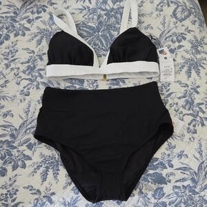 Shade & Shore Black and White Bikini Set